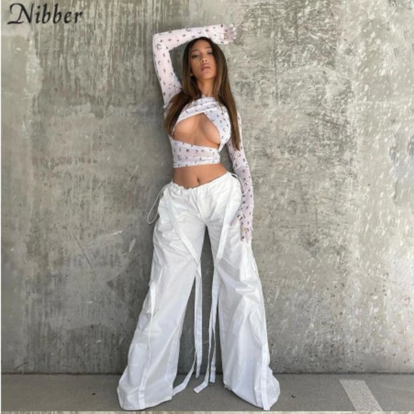 Black and White Long Sleeve Glove Crop Top 🖤 - Picture 2 of 2